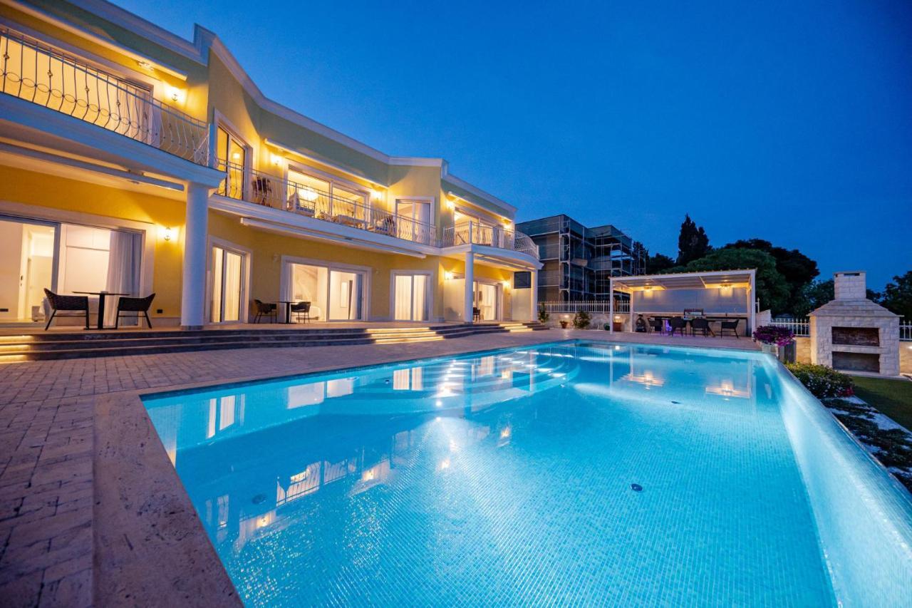 Villa Bella Vista Am Meer Trogir Buitenkant foto
