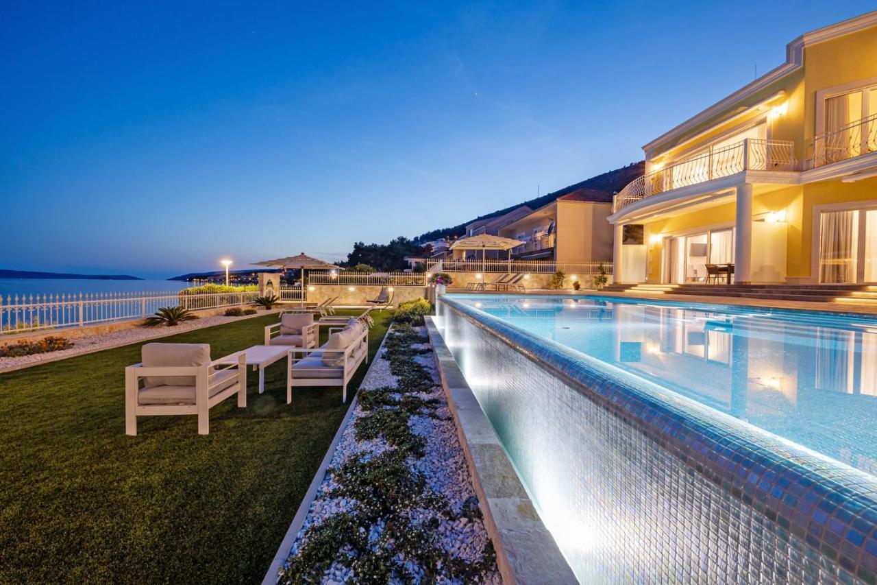 Villa Bella Vista Am Meer Trogir Buitenkant foto